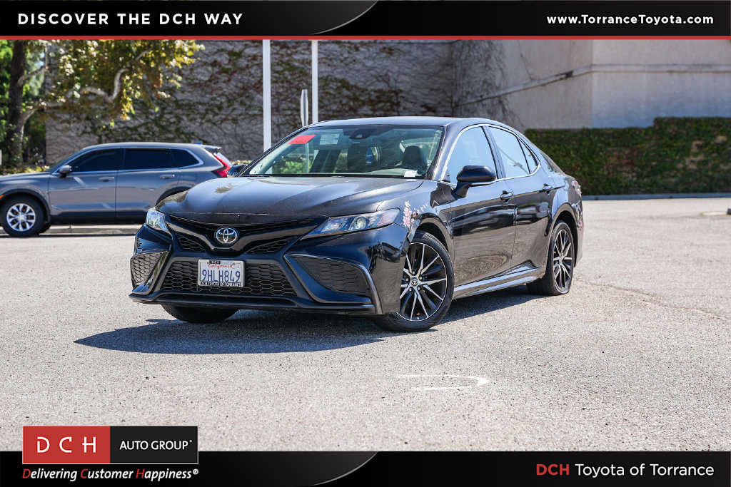 Used 2023 Toyota Camry SE FWD image 1
