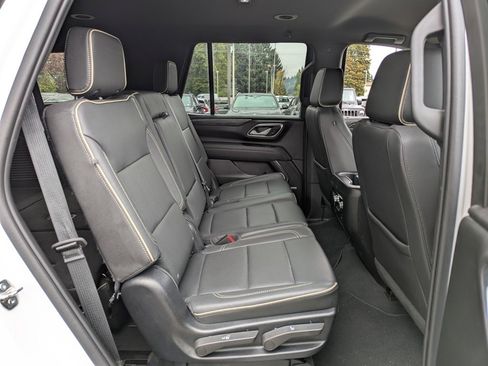 Used 2023 GMC Yukon SLT image 37