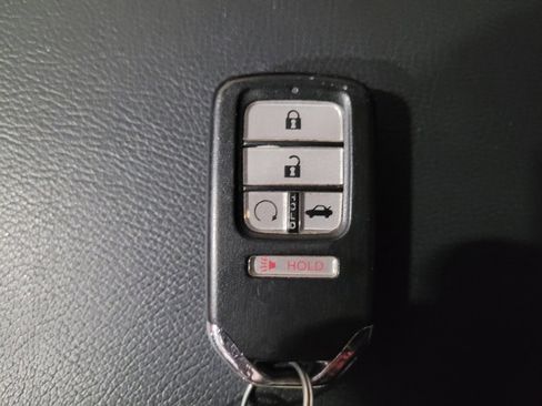 Used 2018 Honda Accord Touring image 32