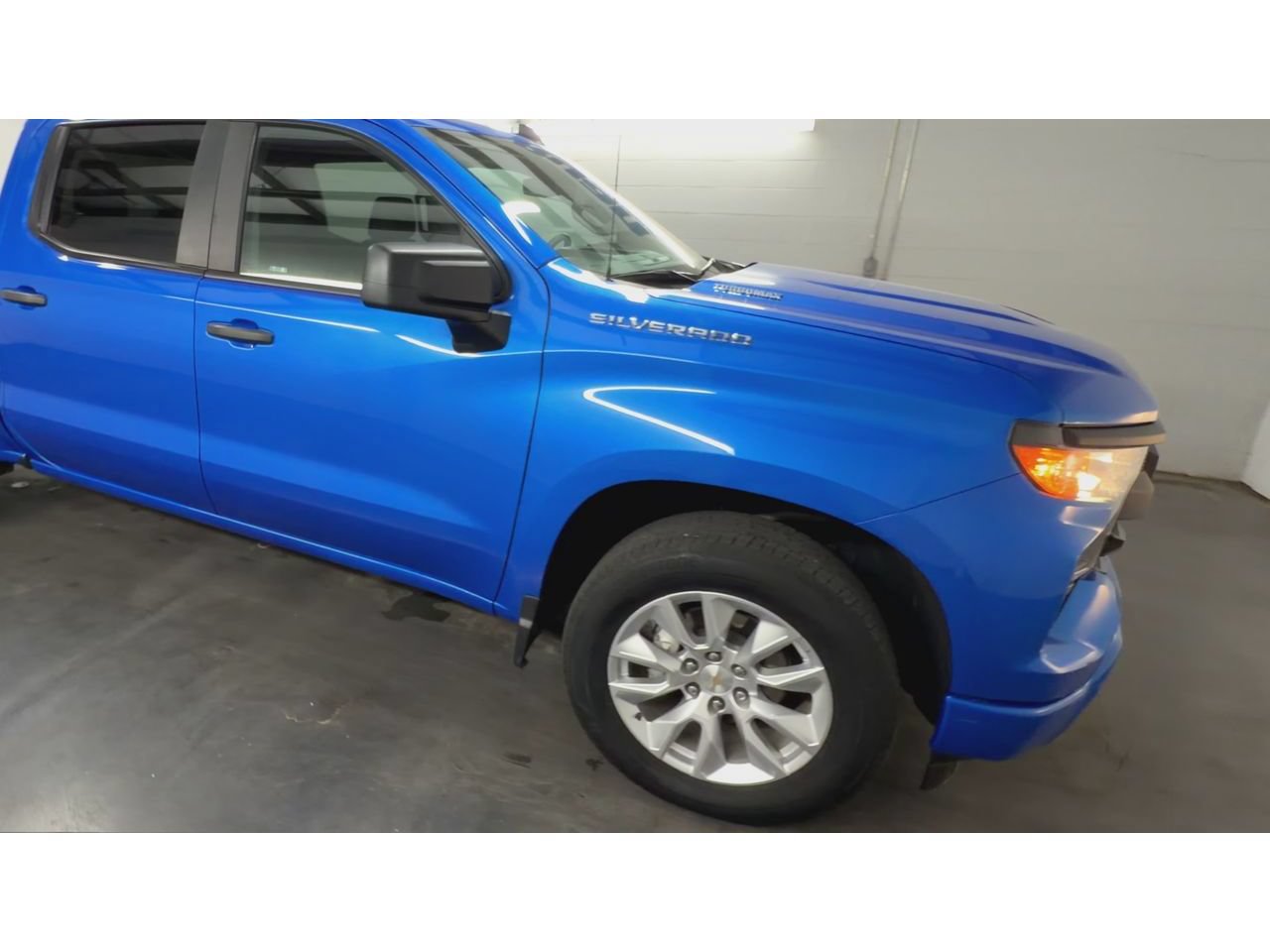 Certified 2025 Chevrolet Silverado 1500 Custom RWD image 2