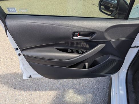Used 2020 Toyota Corolla SE w/ Carpet Mat Package FWD image 9