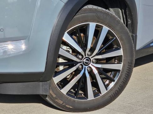 Used 2023 Nissan Pathfinder Platinum image 7