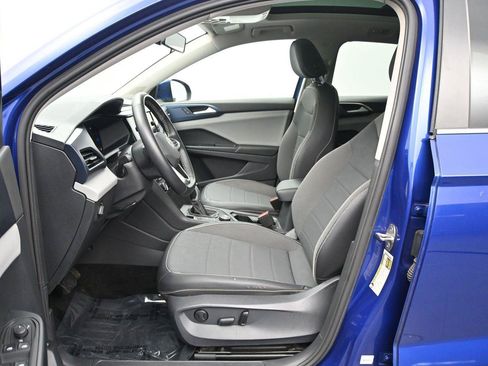 Used 2022 Volkswagen Taos SE w/ Panoramic Sunroof Package AWD/4WD image 7
