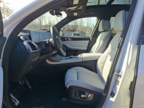 Certified 2024 BMW X7 xDrive40i w/ M Sport Package AWD/4WD image 15