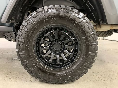 Used 2024 Jeep Gladiator Rubicon w/ Safety Group image 5