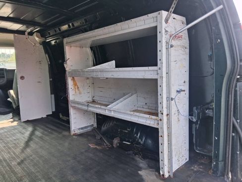 Used 2009 Chevrolet Express 3500 RWD image 9