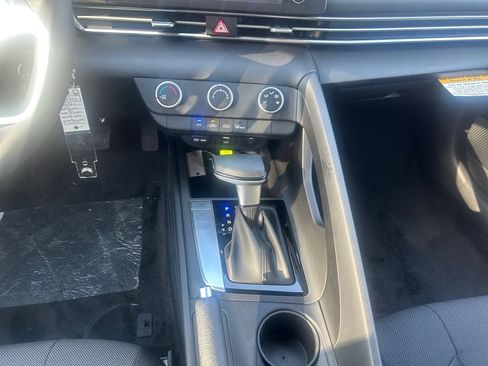 New 2026 Hyundai Elantra SE FWD image 11