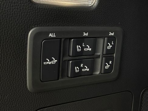 Used 2023 Lexus LX 600 4WD w/ Luxury Package image 68