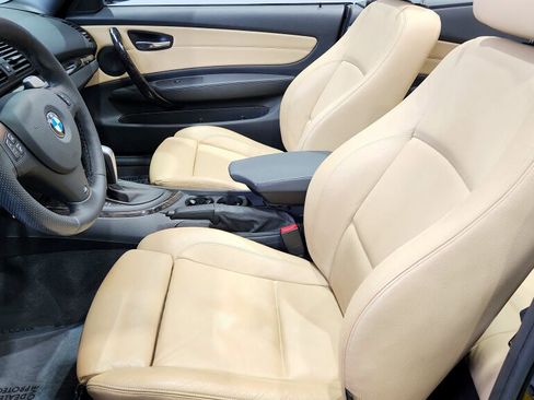 Used 2009 BMW 135i Convertible image 23