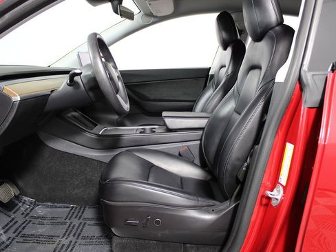 Used 2021 Tesla Model Y Long Range image 8