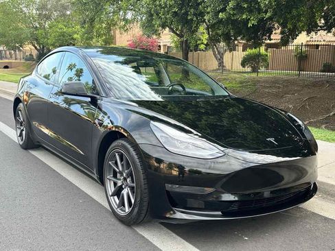 Used 2021 Tesla Model 3 Standard Range Plus image 2