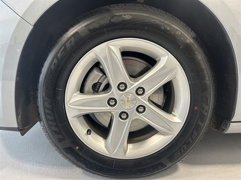 Used 2024 Chevrolet Malibu LS image 30