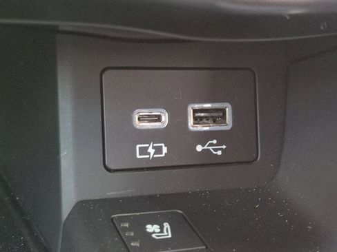 Used 2022 Lexus LX 600 4WD w/ Luxury Package image 22