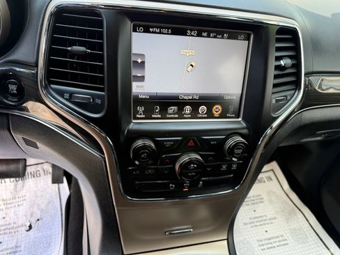 Used 2014 Jeep Grand Cherokee Overland AWD/4WD image 11