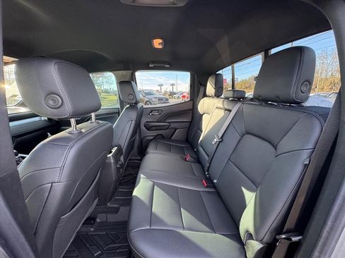 Used 2025 Chevrolet Colorado LT w/ LT Convenience Package image 12