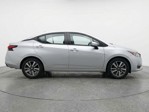 Used 2025 Nissan Versa SV FWD image 11