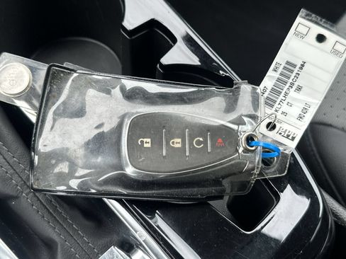 Used 2025 Chevrolet Trax LT w/ LT Convenience Package FWD image 34