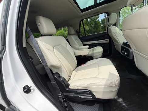 Used 2018 Ford Expedition Platinum AWD/4WD image 18