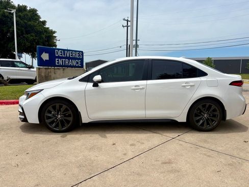 Used 2025 Toyota Corolla SE FWD image 6