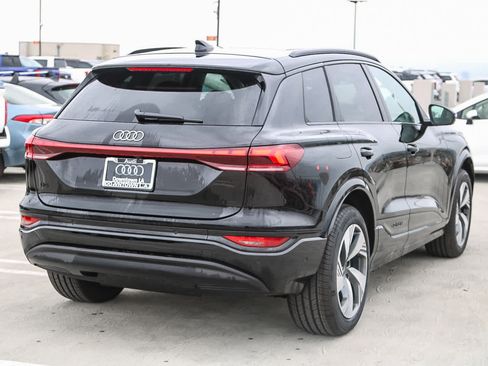 Used 2025 Audi Q6 e-tron Premium w/ Convenience Package image 6