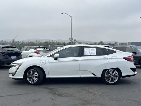 Certified 2019 Honda Clarity Touring image 2