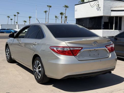 Used 2015 Toyota Camry LE FWD image 16