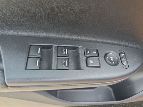Used 2016 Honda Accord EX image 30