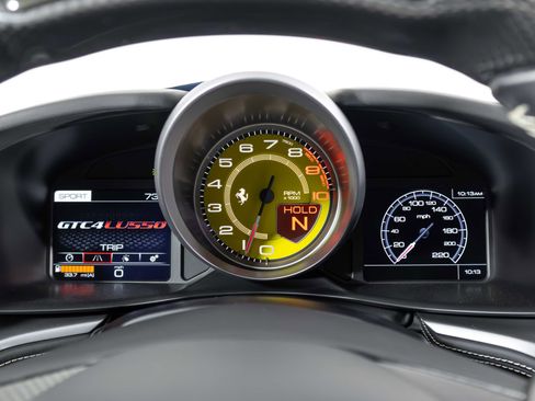 Used 2019 Ferrari GTC4Lusso image 19