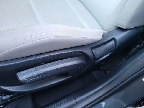 Used 2023 Kia Soul LX w/ LX Technology Package FWD image 11