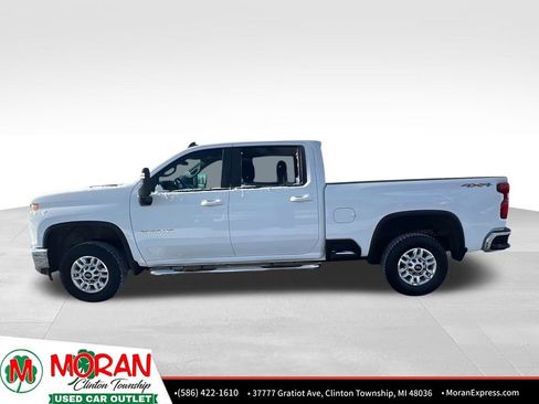 Used 2021 Chevrolet Silverado 2500 LT w/ Convenience Package image 2