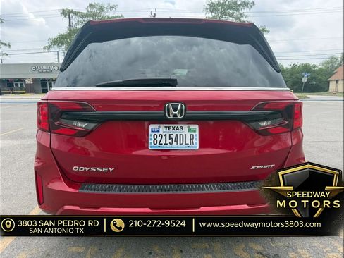 Used 2025 Honda Odyssey Sport-L image 4