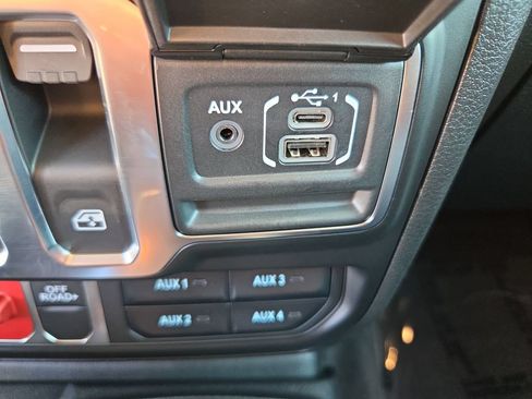 Used 2026 Jeep Wrangler Sport AWD/4WD image 23