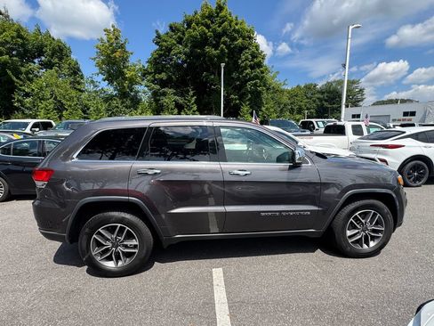 Used 2020 Jeep Grand Cherokee Limited AWD/4WD image 3