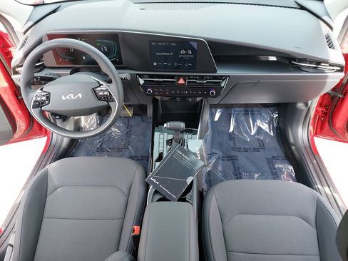 New 2026 Kia Niro LX image 9