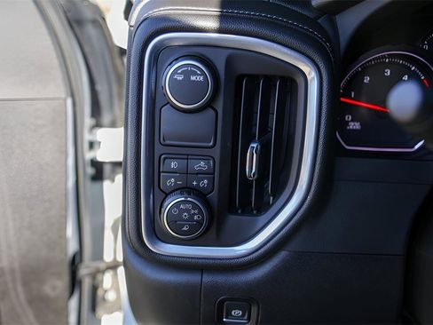 Used 2022 Chevrolet Silverado 2500 LT w/ Convenience Package image 15