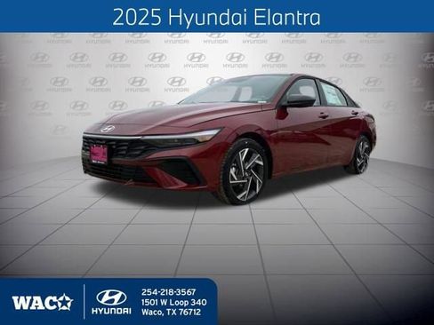 Used 2025 Hyundai Elantra Sport image 1