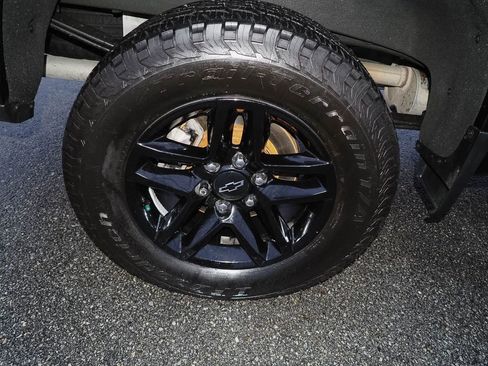 Used 2020 Chevrolet Silverado 1500 LT Trail Boss image 32