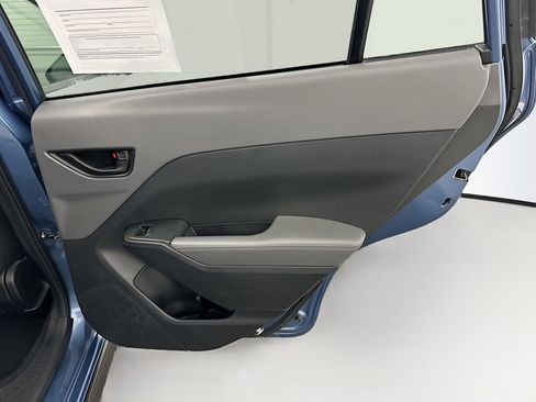 Used 2024 Subaru Crosstrek 2.0i Premium image 31