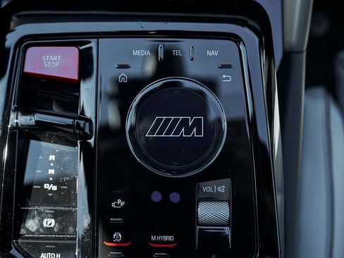 Used 2025 BMW M5 Touring image 70