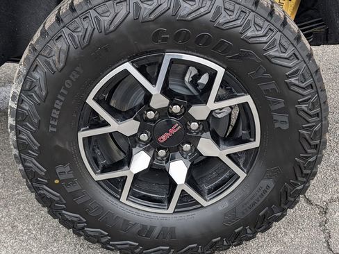 New 2026 GMC Canyon AT4X AWD/4WD image 8