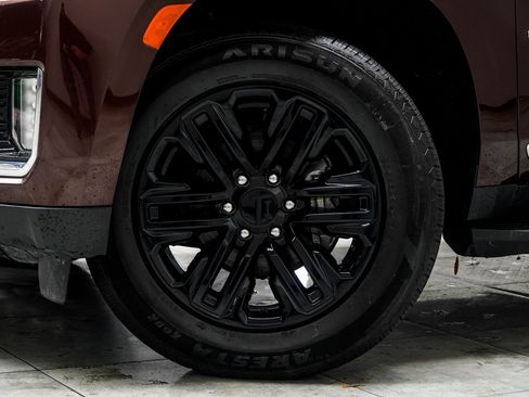 Used 2023 GMC Yukon SLT image 6