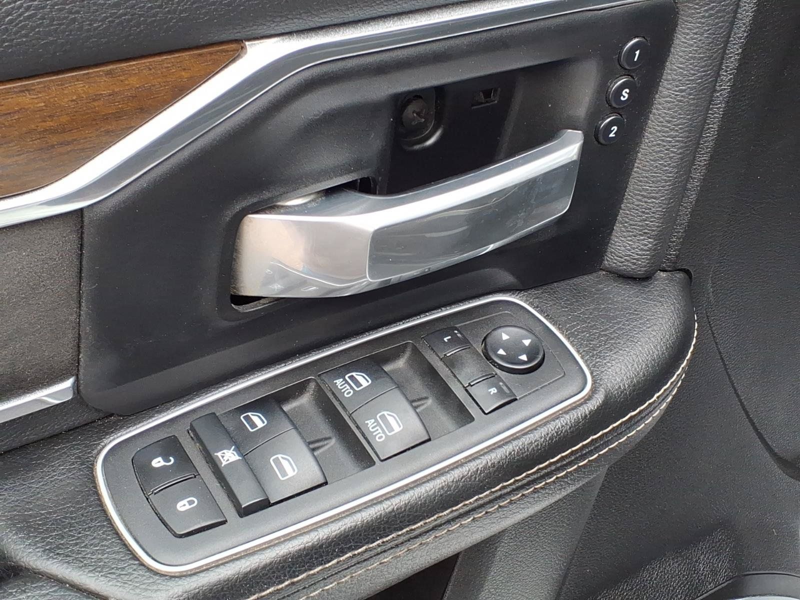 Used 2022 RAM 3500 Laramie AWD/4WD image 15
