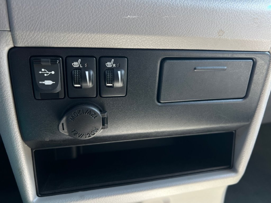 Used 2017 Toyota Sienna XLE w/ XLE Navigation Package AWD/4WD image 23