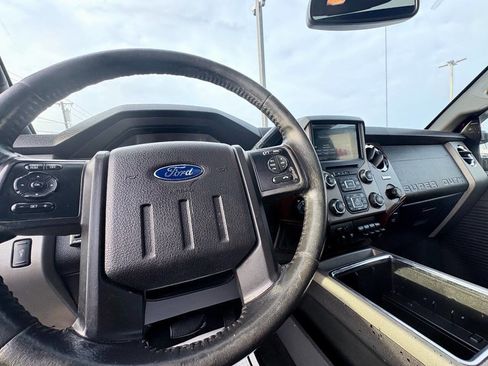 Used 2015 Ford F350 Lariat image 12