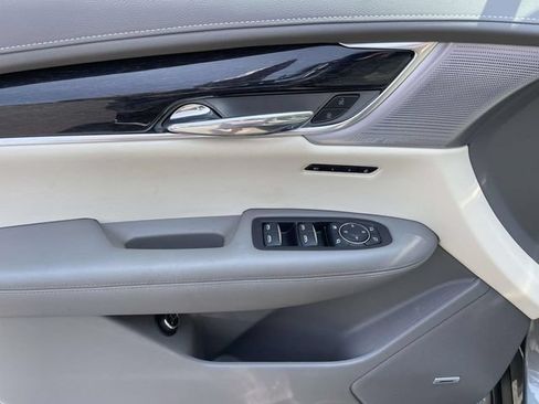 Used 2023 Cadillac XT6 Premium Luxury FWD image 23