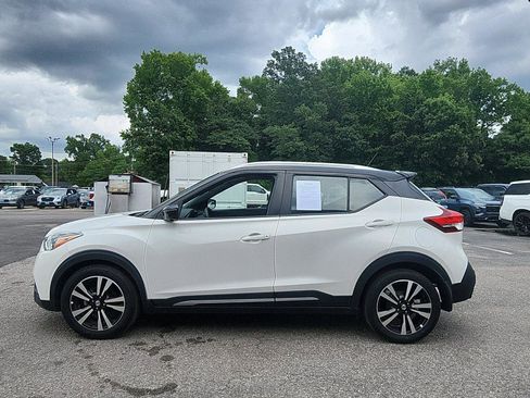 Used 2020 Nissan Kicks SR FWD image 2