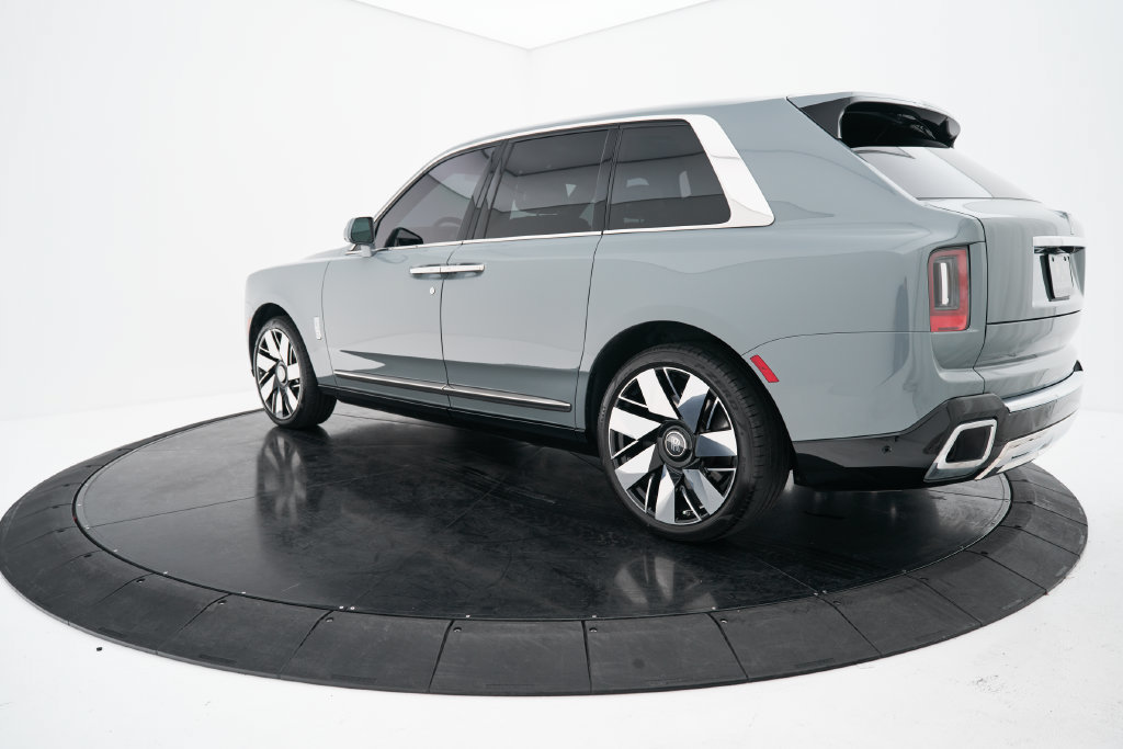 Used 2025 Rolls-Royce Cullinan AWD/4WD image 13