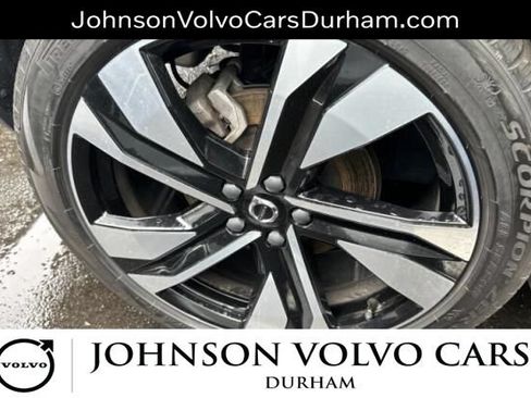 Used 2024 Volvo XC40 B5 Plus w/ Climate Package AWD/4WD image 5