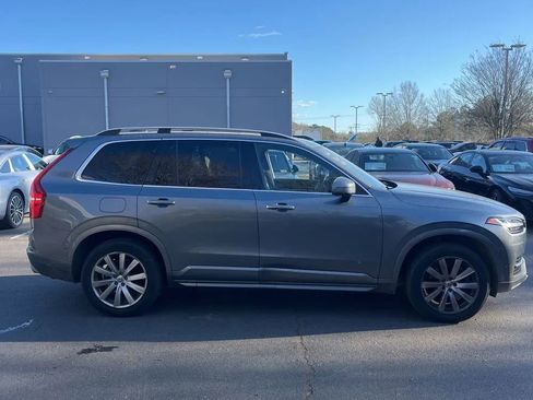 Used 2017 Volvo XC90 T6 Momentum w/ Vision Package image 6