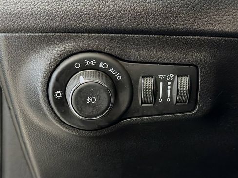 Used 2019 Jeep Compass Limited AWD/4WD image 7